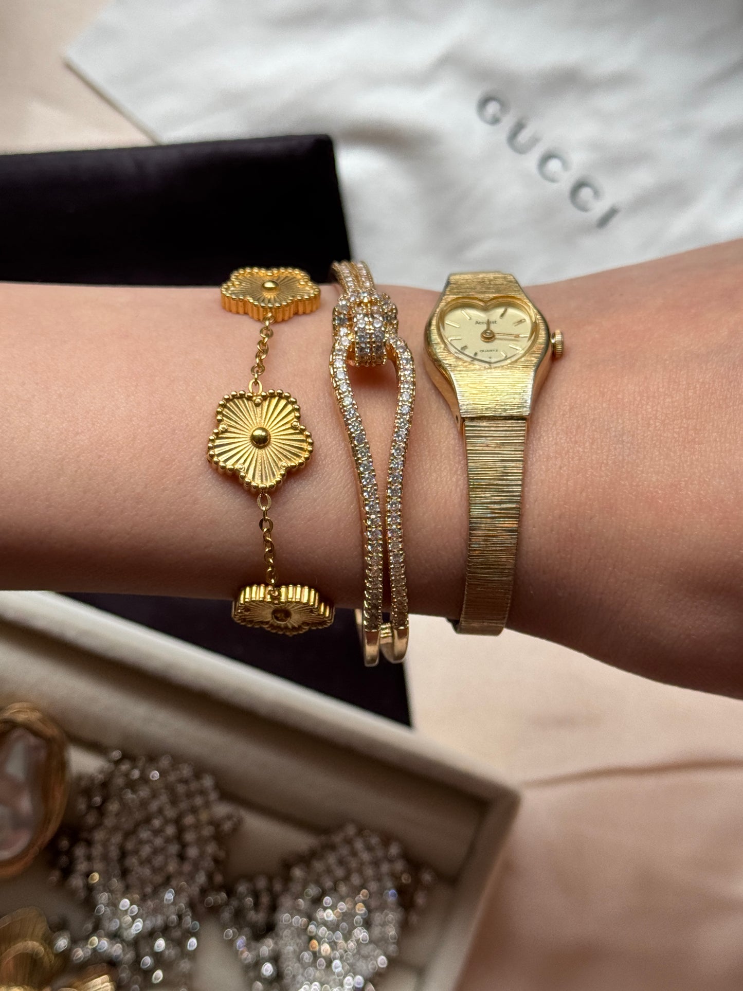 Sekonda heart shaped