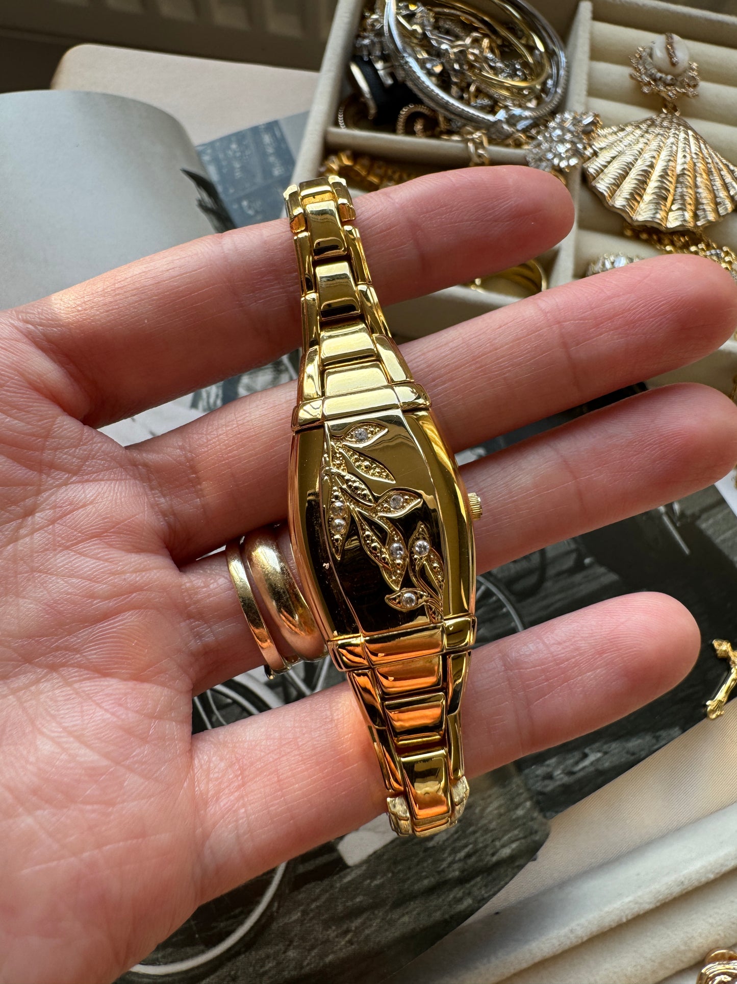 Gold Peek a boo