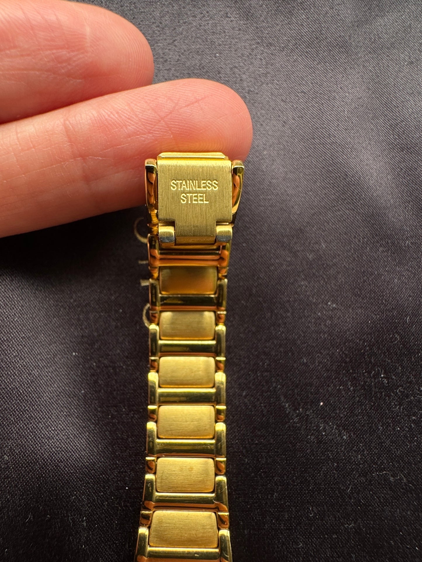 Accurist gold toned watch