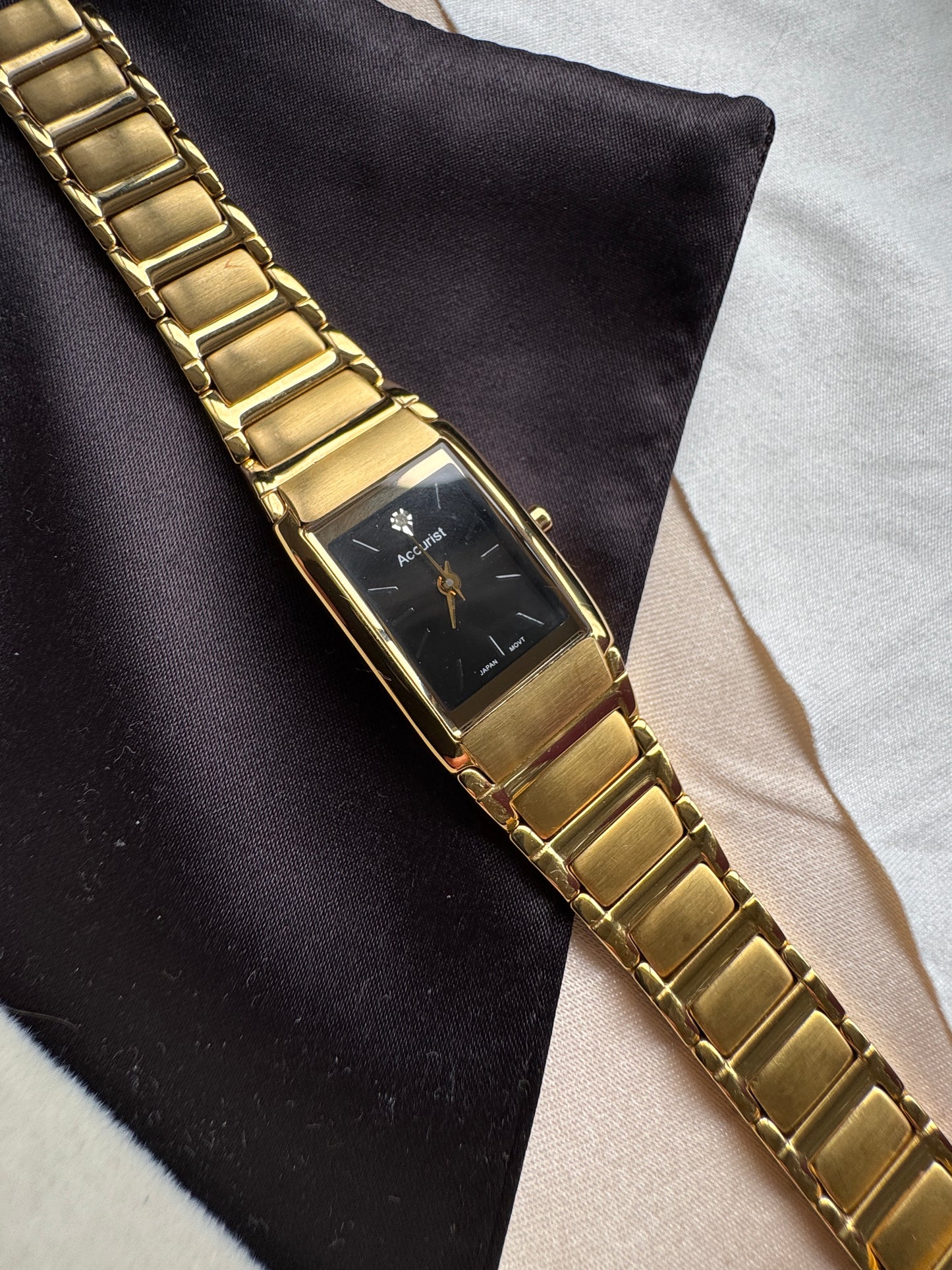 Accurist gold toned watch
