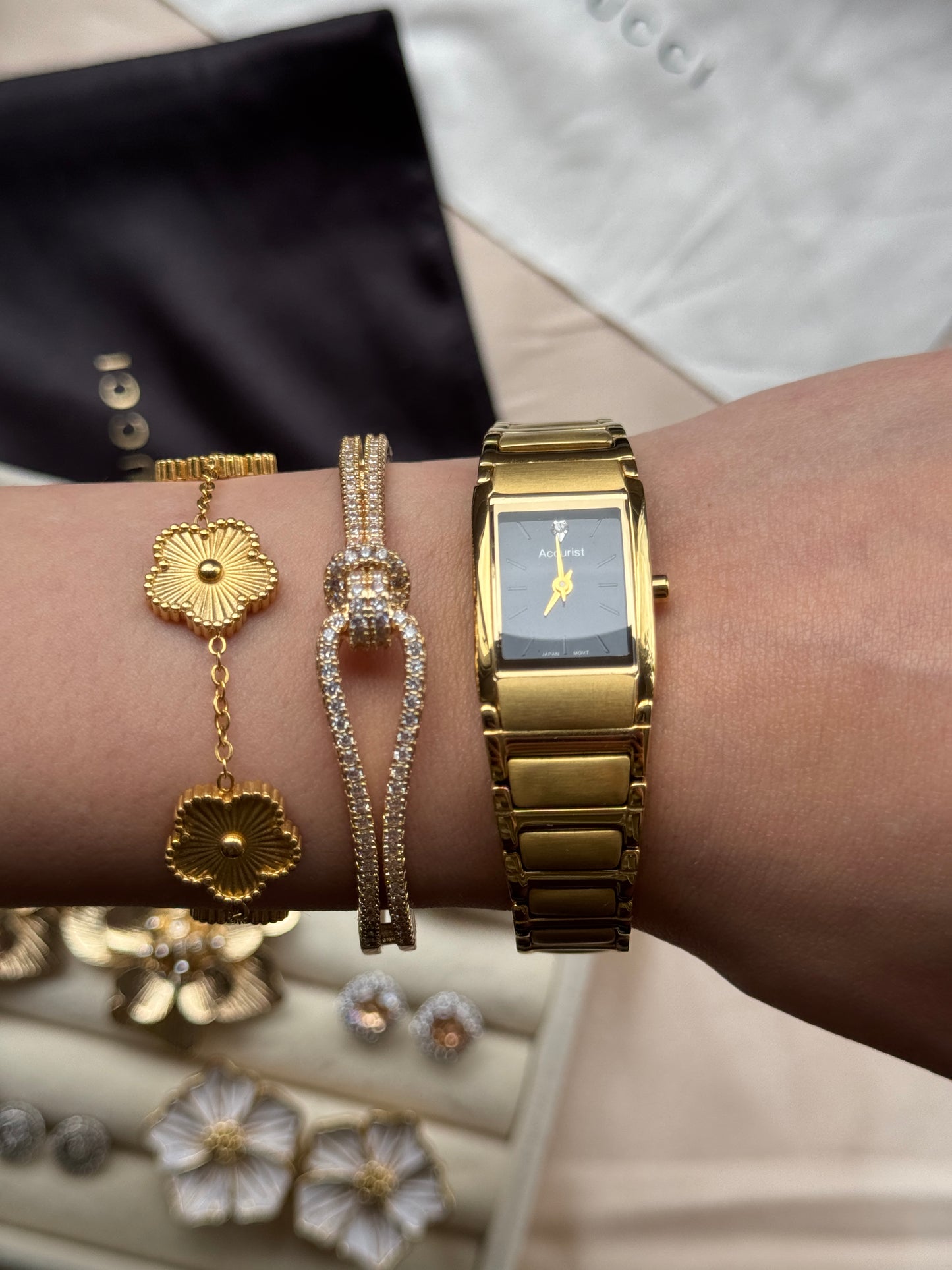 Accurist gold toned watch